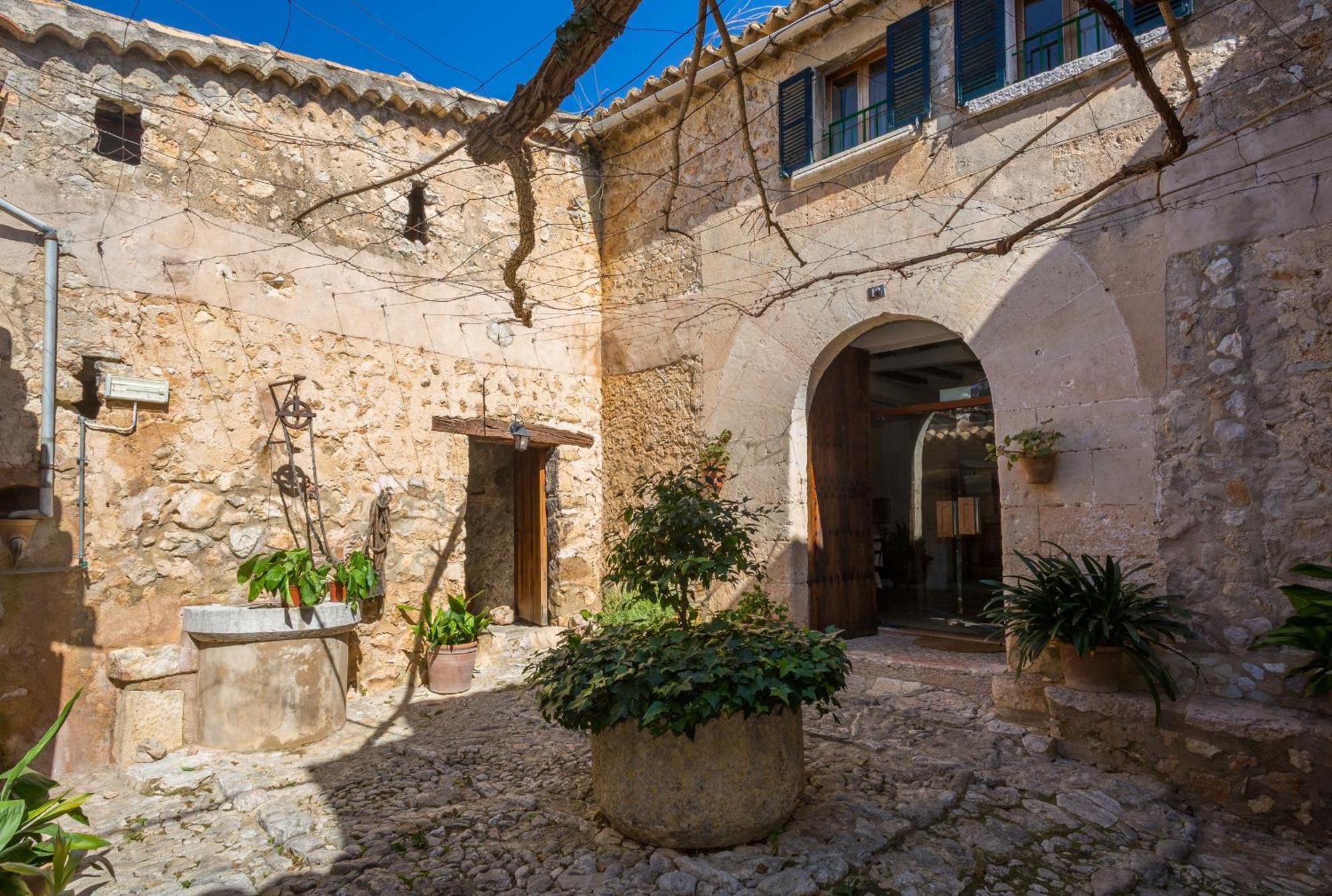 Finca Es Castell 4*